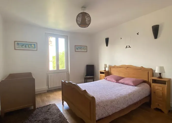 Holiday home Maison De Maitre Xviiieme Avec Piscine Chauffee