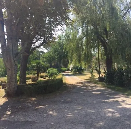 Hébergement de vacances Maison De Maître Xviiième Avec Piscine Chauffée